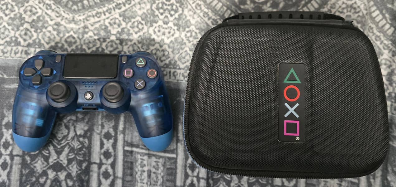 Playstation 4 Gen 2 Controller with Case 2