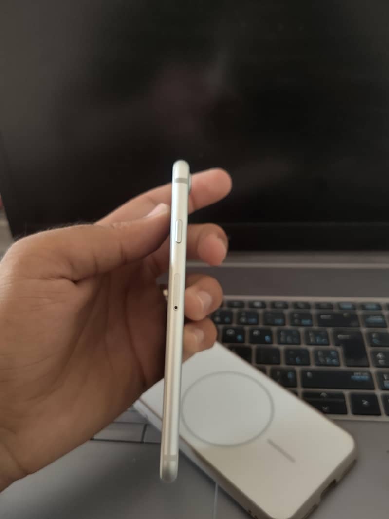 Apple iPhone 7 2