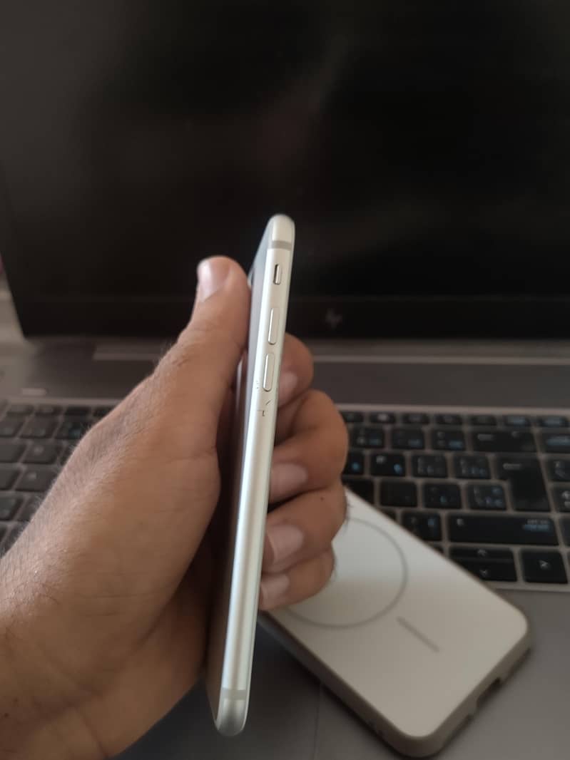 Apple iPhone 7 4