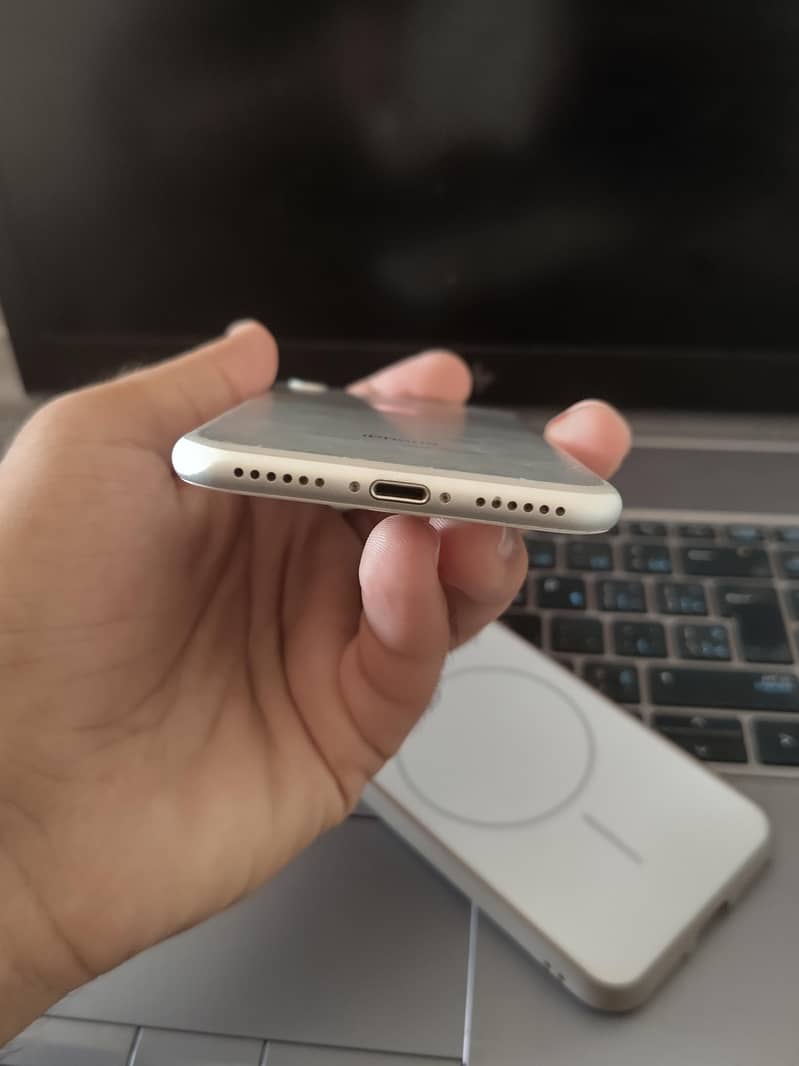 Apple iPhone 7 5