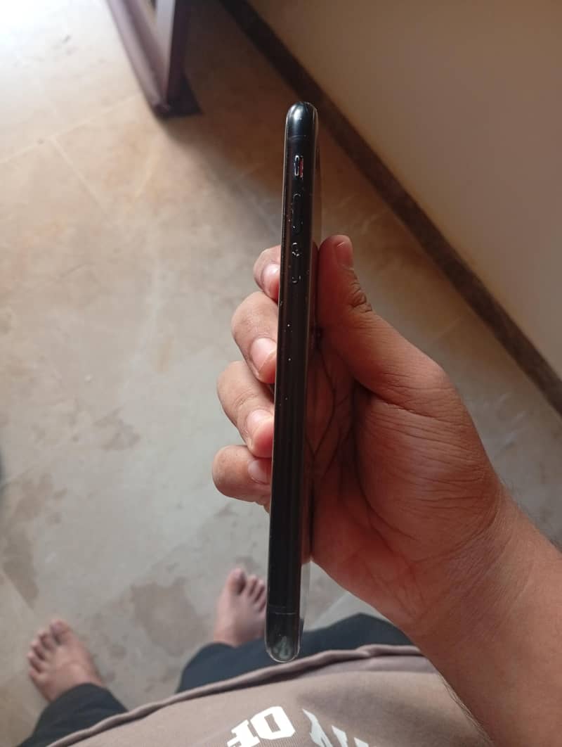 Apple iPhone XR 3