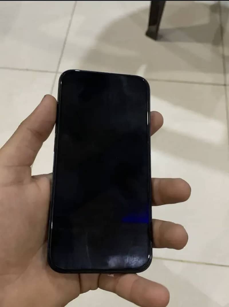 Apple iPhone 13 4