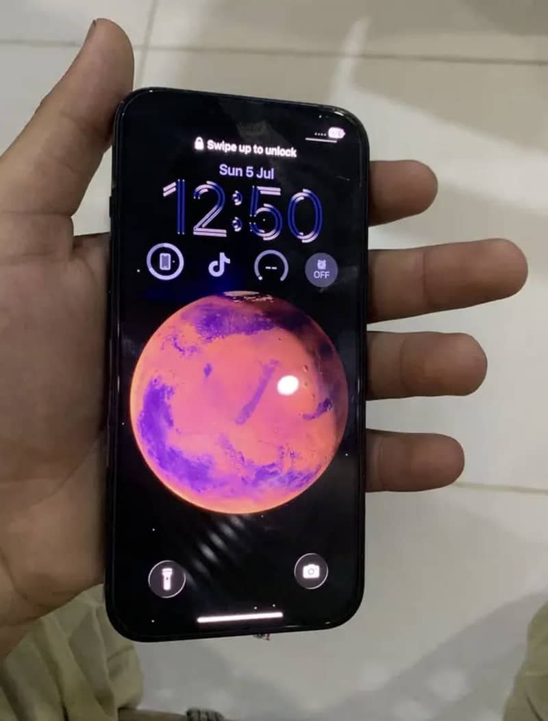 Apple iPhone 13 5