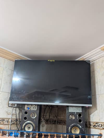 selling Led new condition only 7 month use