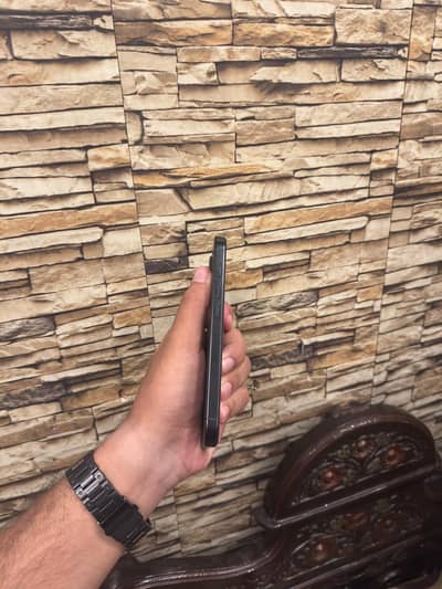 Apple iPhone 16 Pro