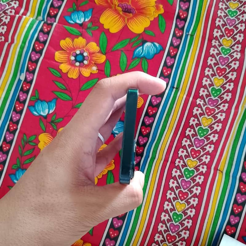 Apple iPhone 13 1