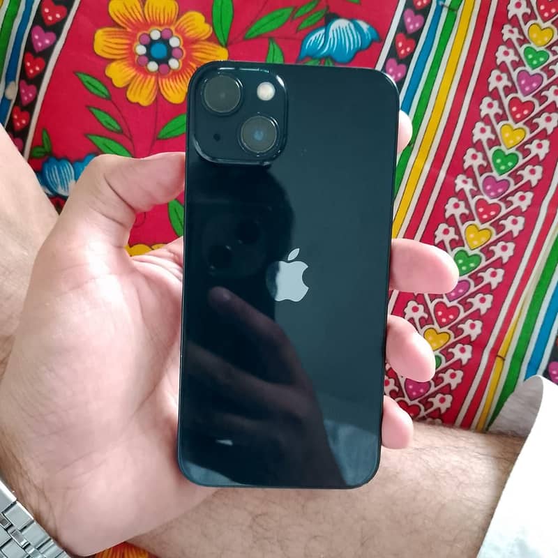 Apple iPhone 13 4