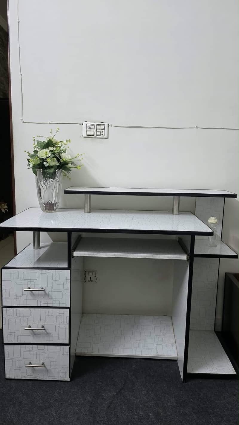 Study Table/Computer Table 0