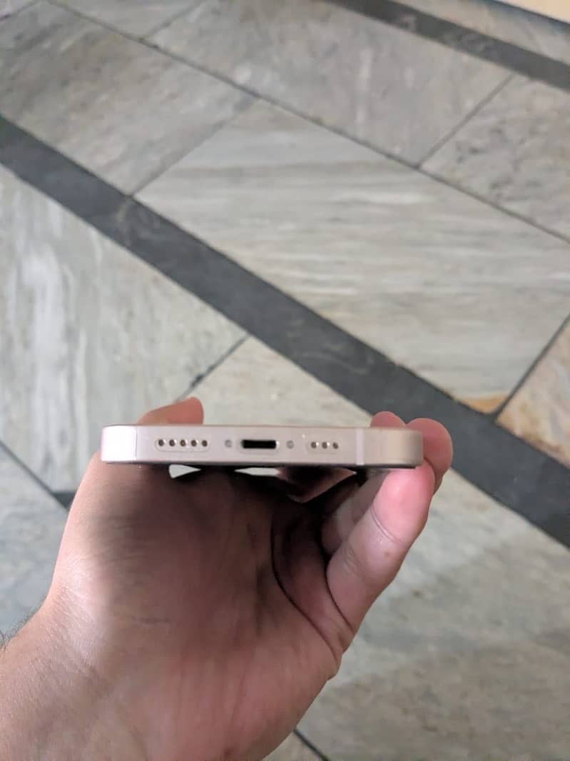 Apple iPhone 13 2