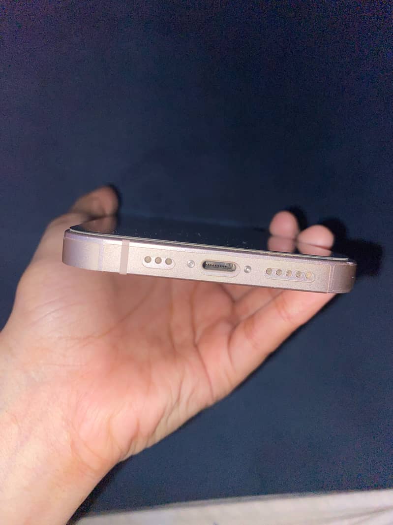Apple iPhone 13 2