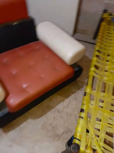 molti form ka sofa ha 7 settar new condition ha Ghar ma use hova ha