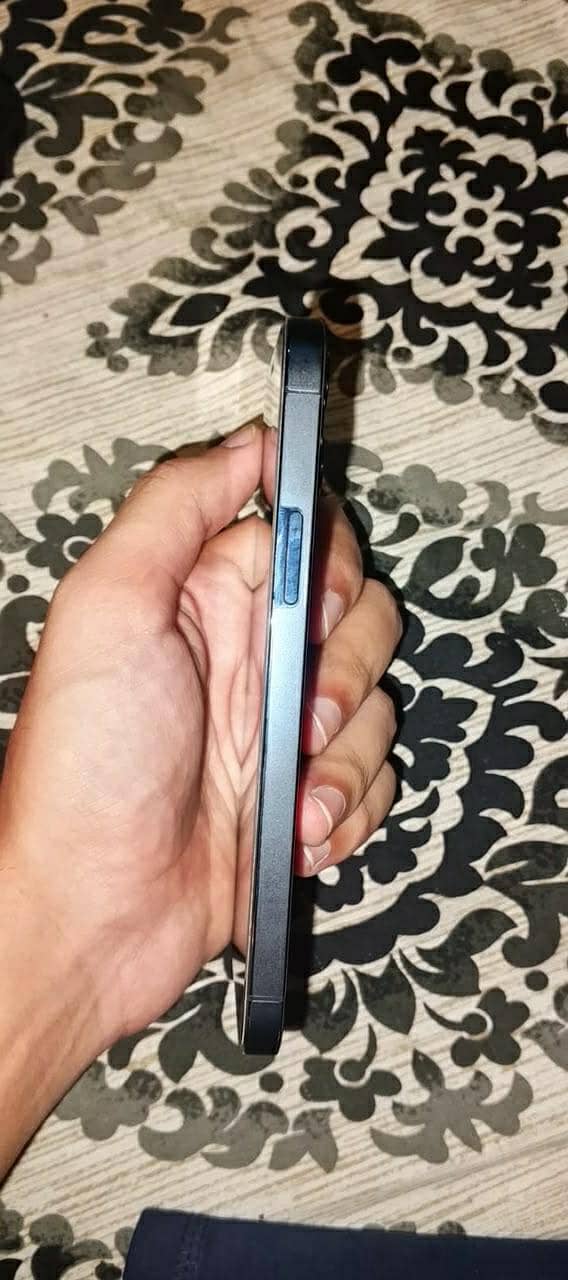 Apple iPhone 12 Pro 4