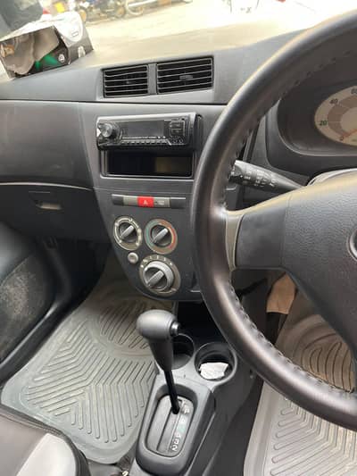Daihatsu Mira 2010