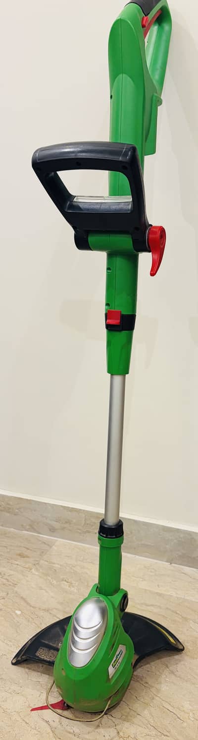 Cordless grass trimmer cutter