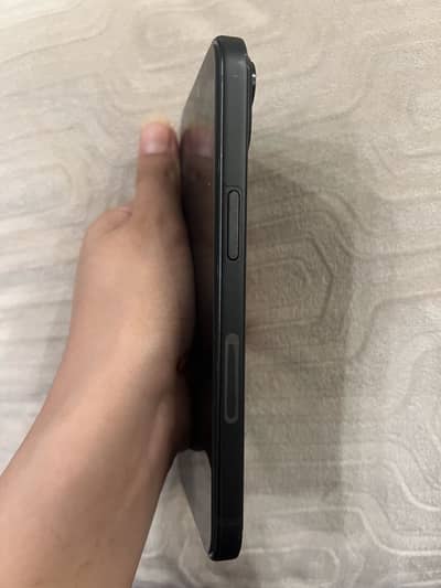 Apple iPhone 15