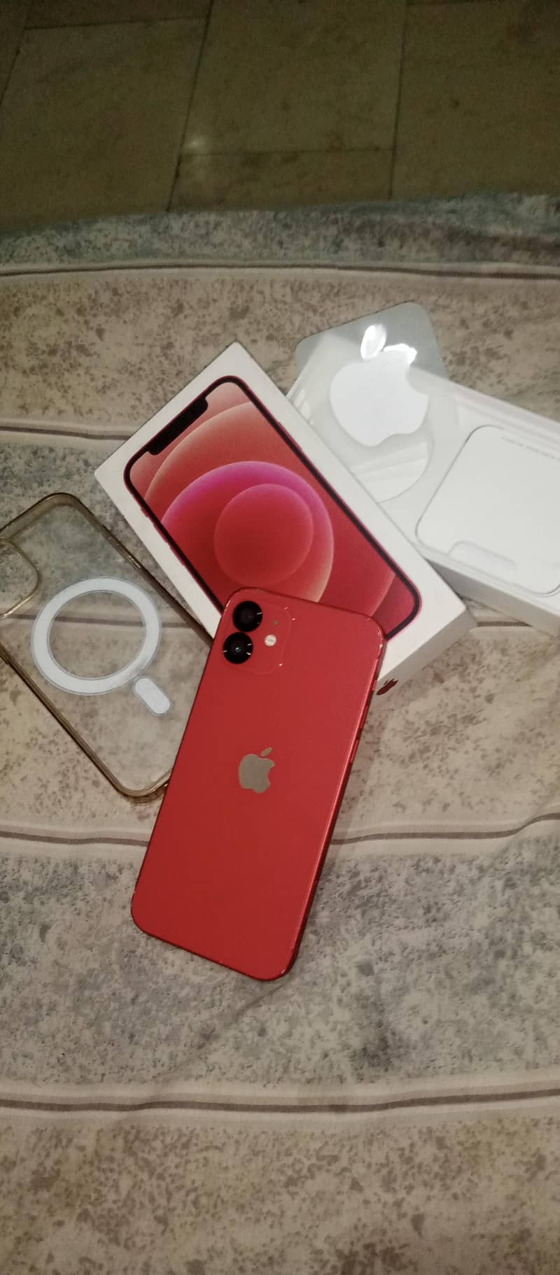 Apple iPhone 12 4