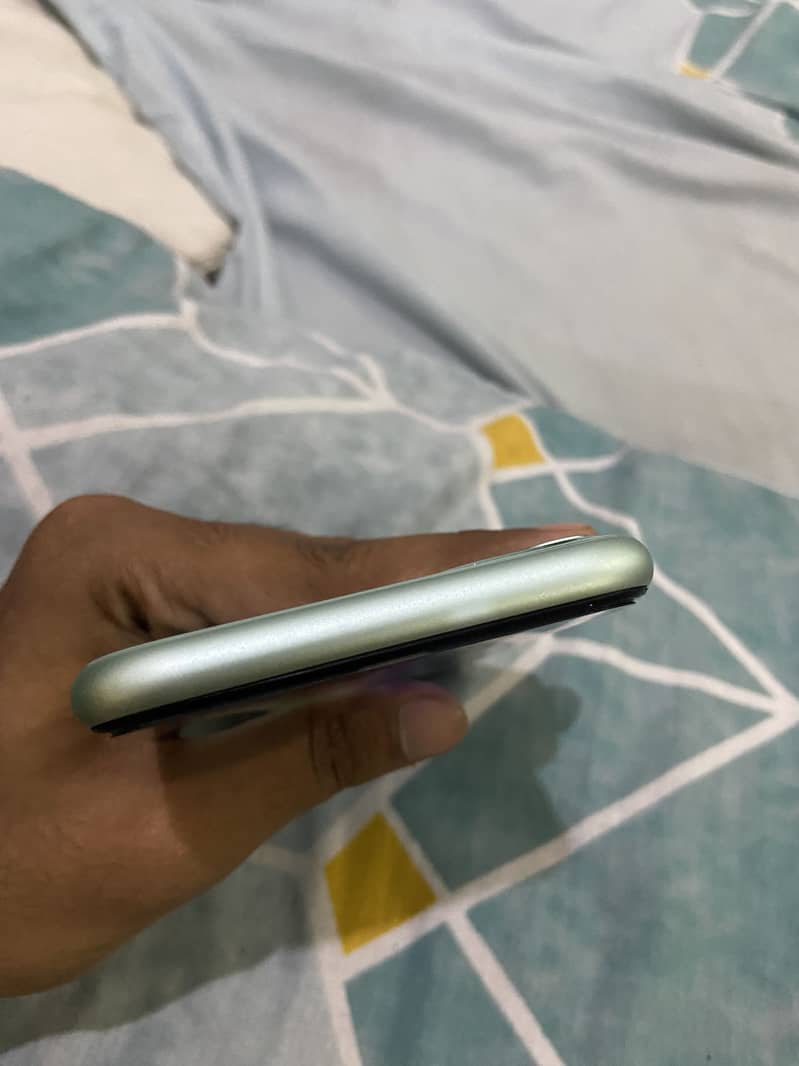 Apple iPhone 11 8