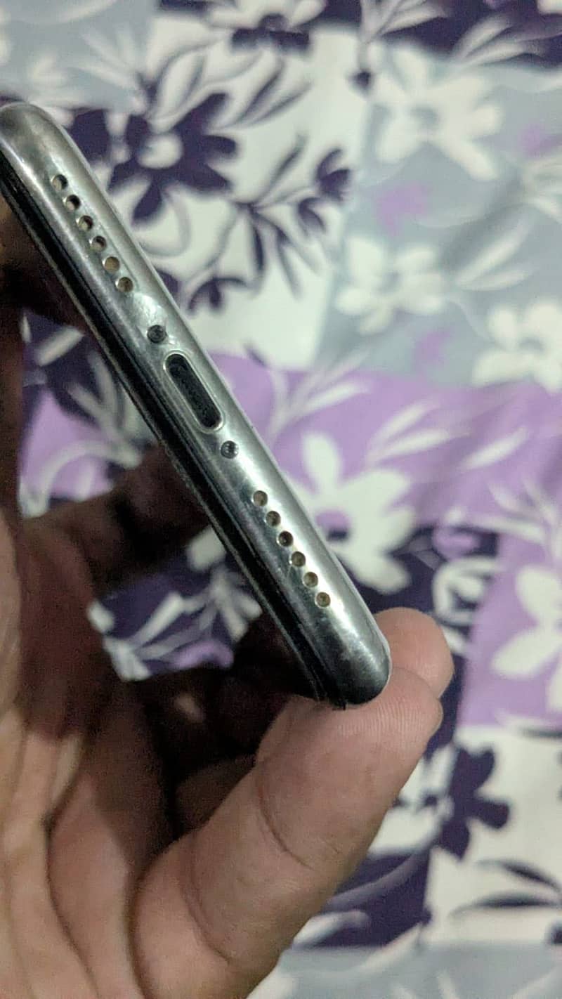 Apple iPhone X 3