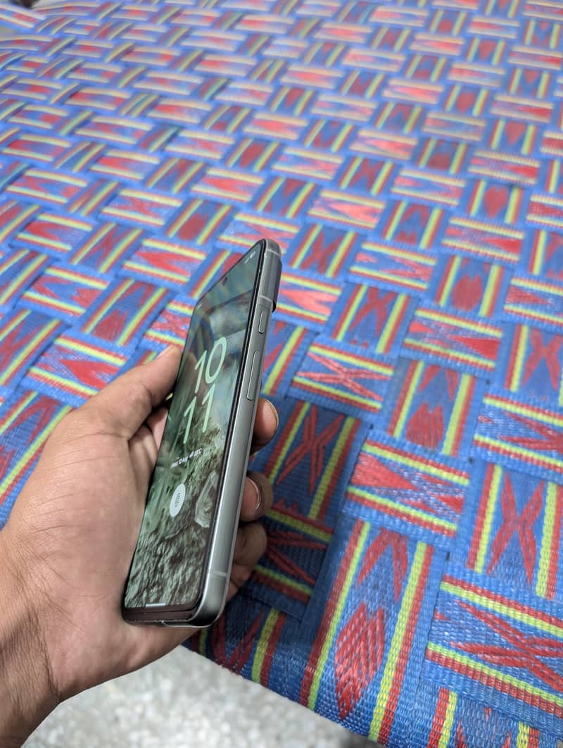 Google Pixel 8 5