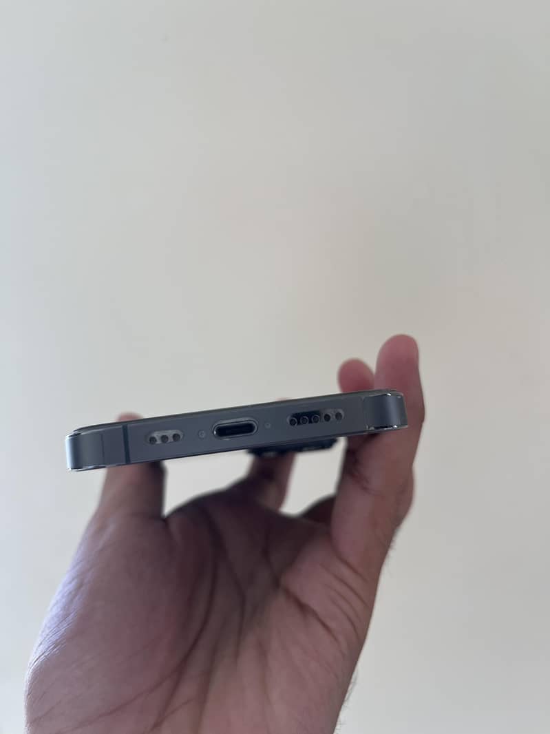 Apple iPhone 13 Pro 4