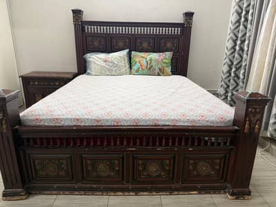 wood bed used only 3 years