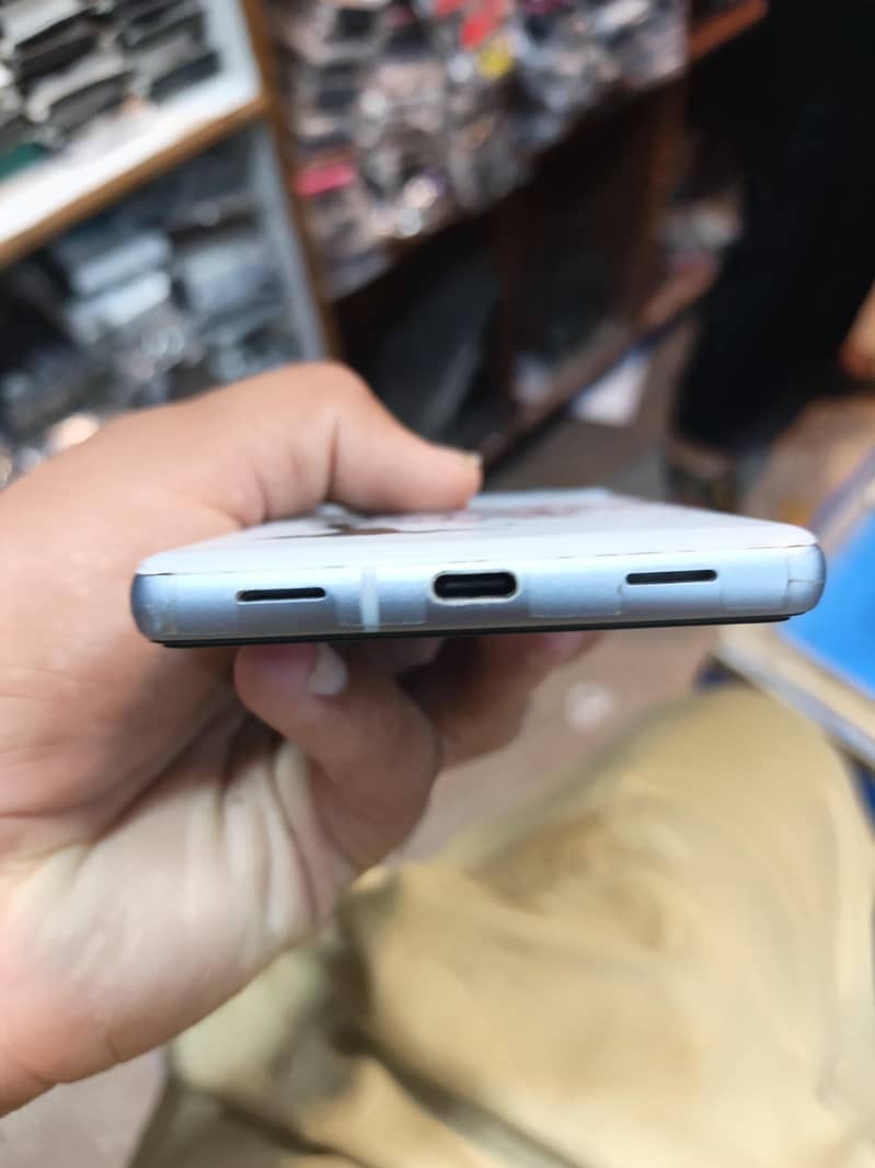 Google Pixel 7a 2