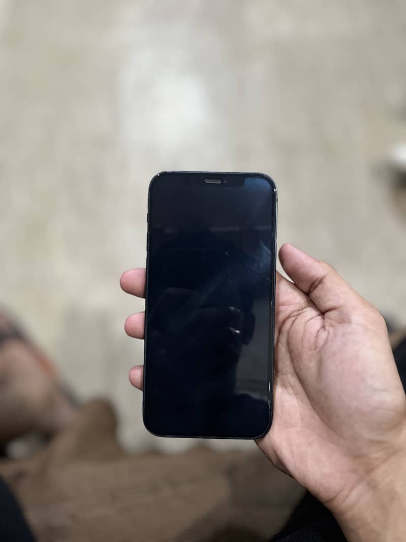 Apple iPhone 12 6