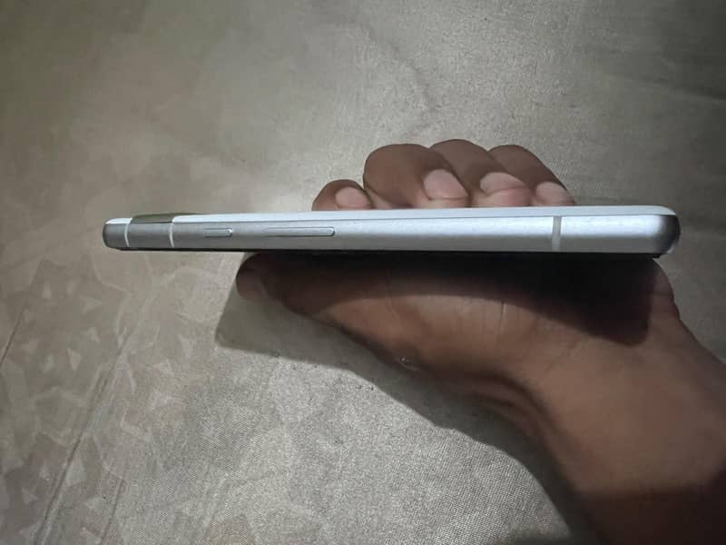 Google Pixel 7a 3