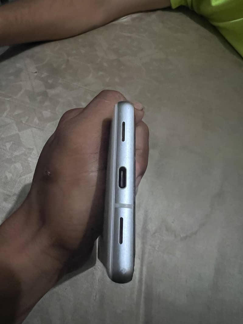 Google Pixel 7a 5