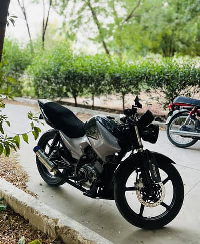 Yamaha YBR - Modified