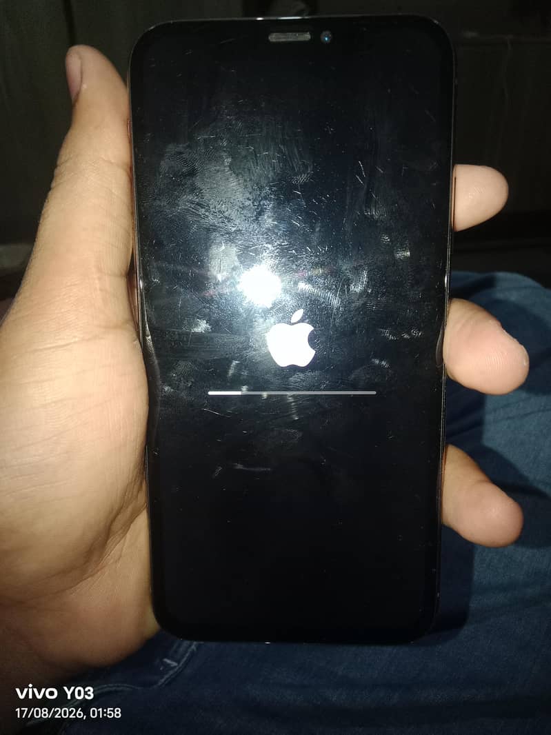 Apple iPhone XS 1