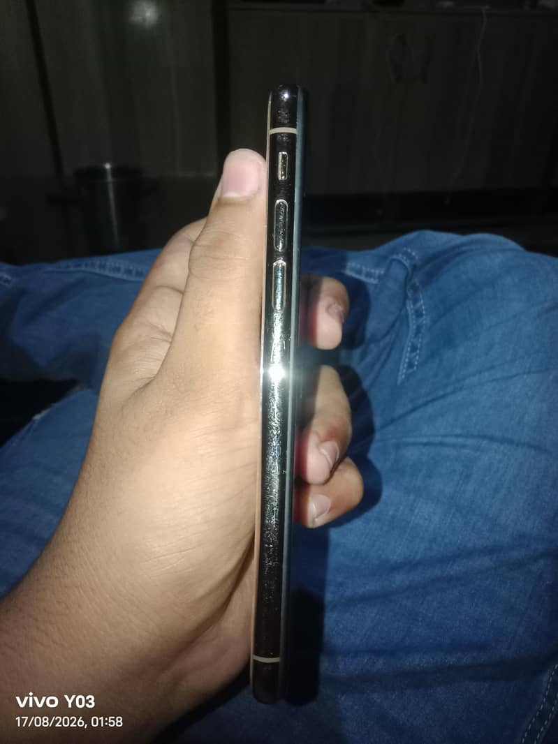 Apple iPhone XS 3