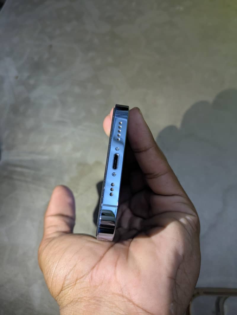 Apple iPhone 13 Pro 2