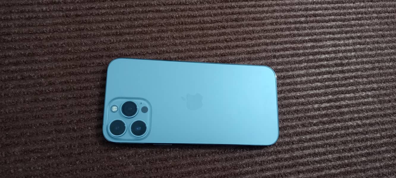 Apple iPhone 13 Pro Max 4