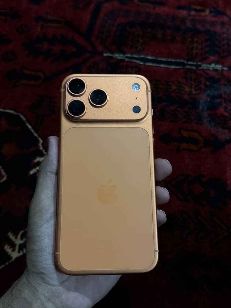 Apple iPhone 17 Pro Max 4