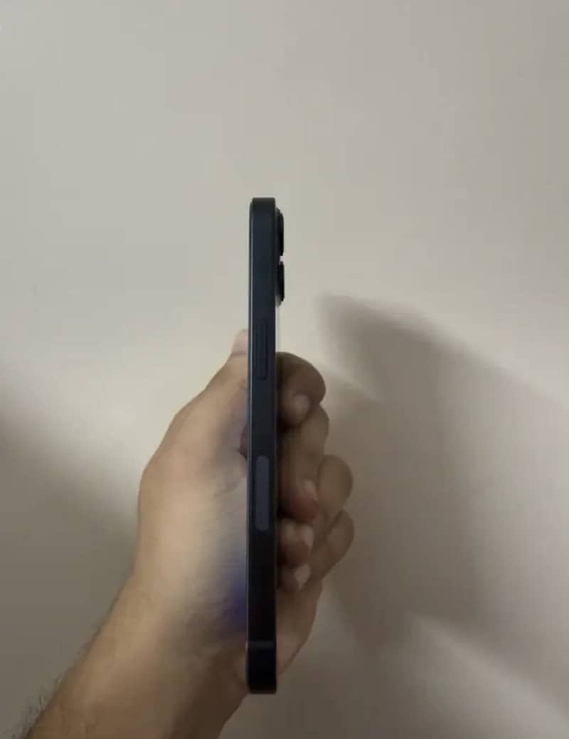 Apple iPhone 13 6
