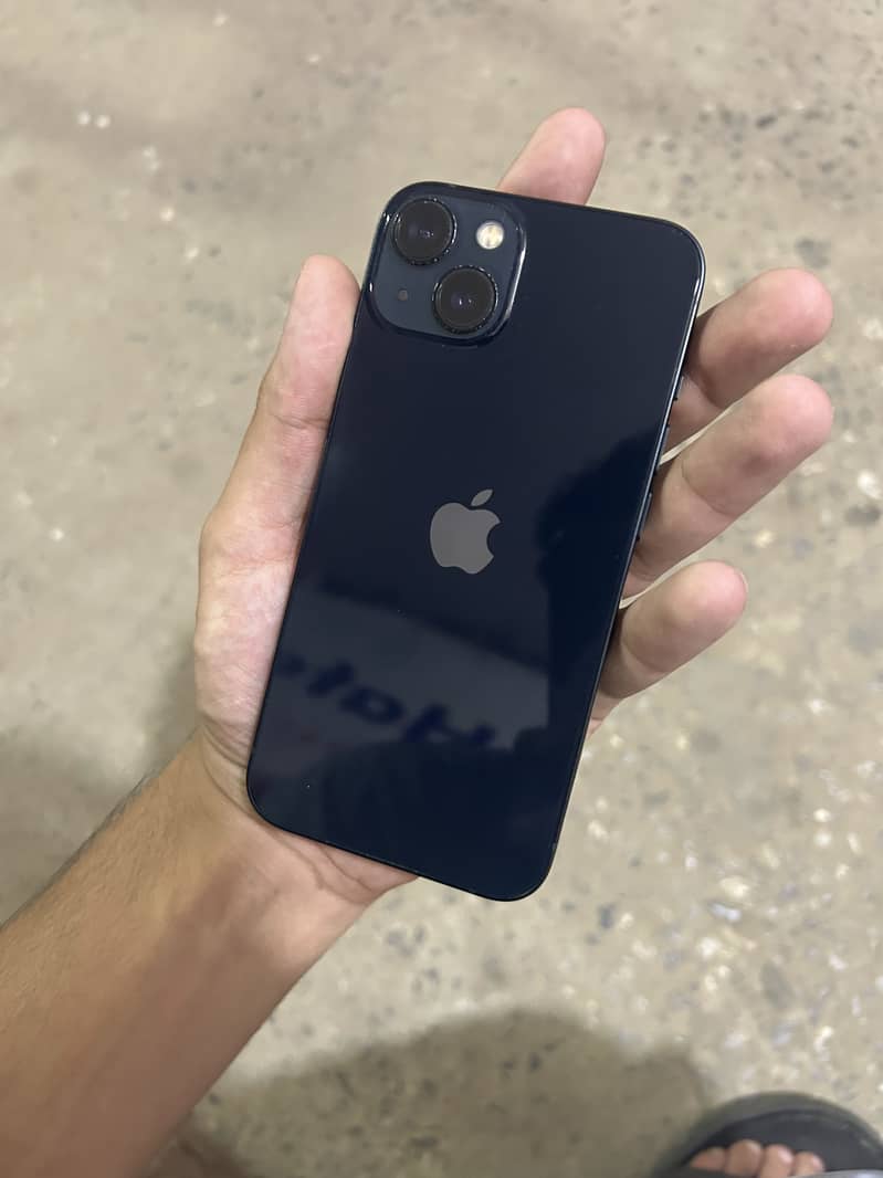 Apple iPhone 13 4