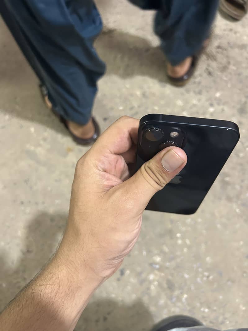 Apple iPhone 13 6