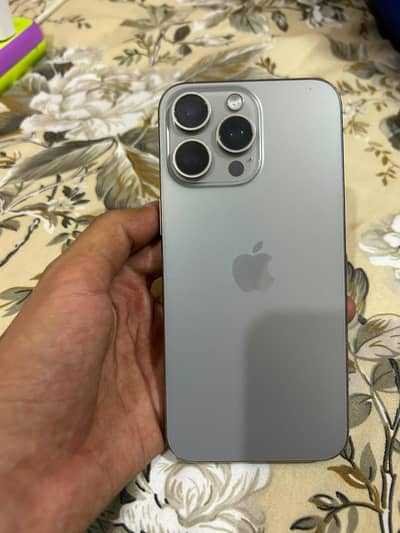 iphone 15 pro max 10/10 condition