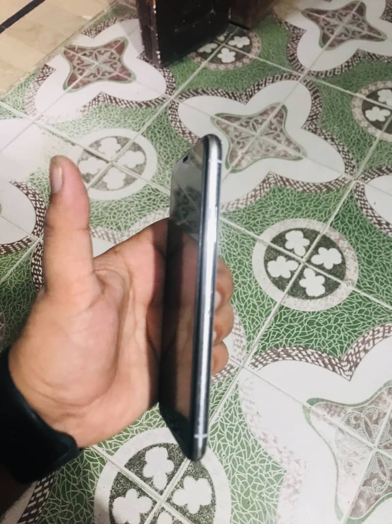Apple iPhone X 5