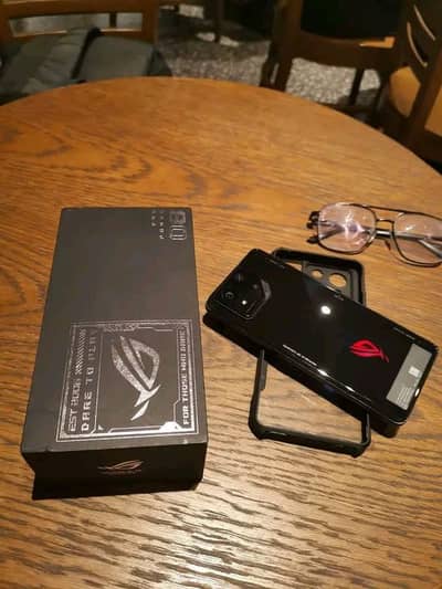Asus ROG  8 UltimateFOR SALE ASUS ROG PHONE 8 12GB RAM 256GB ROM
