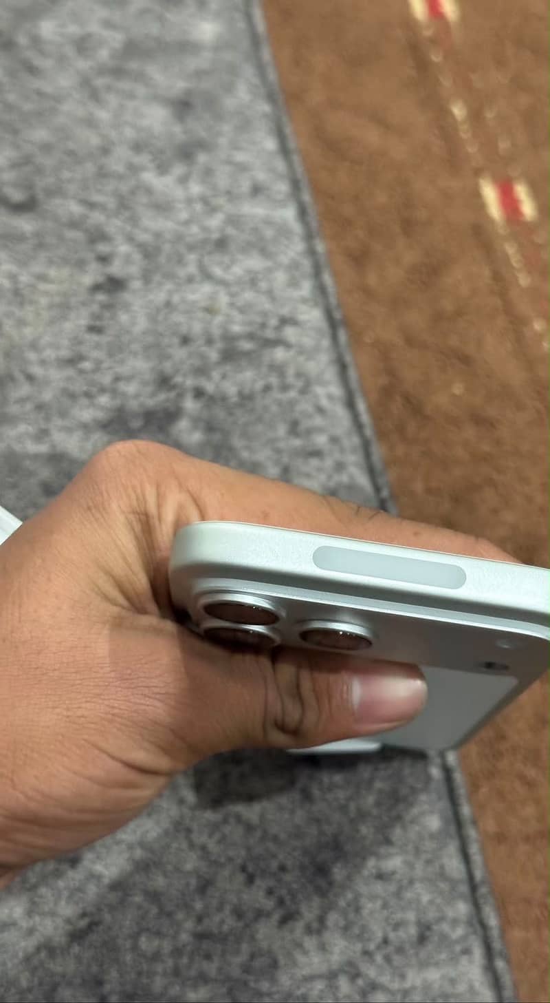 Apple iPhone 17 Pro Max 1