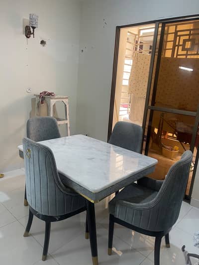 4 seater dining table