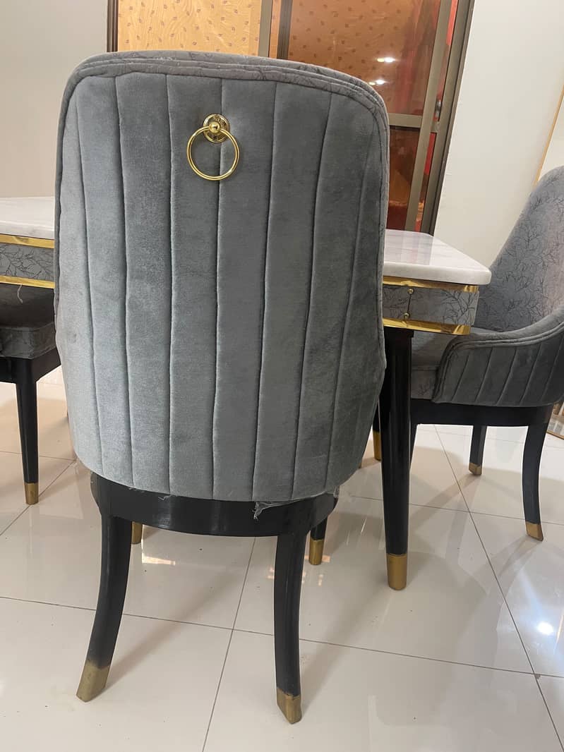 4 seater dining table 1