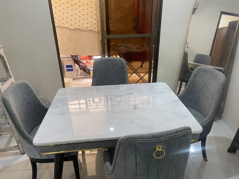 4 seater dining table 2