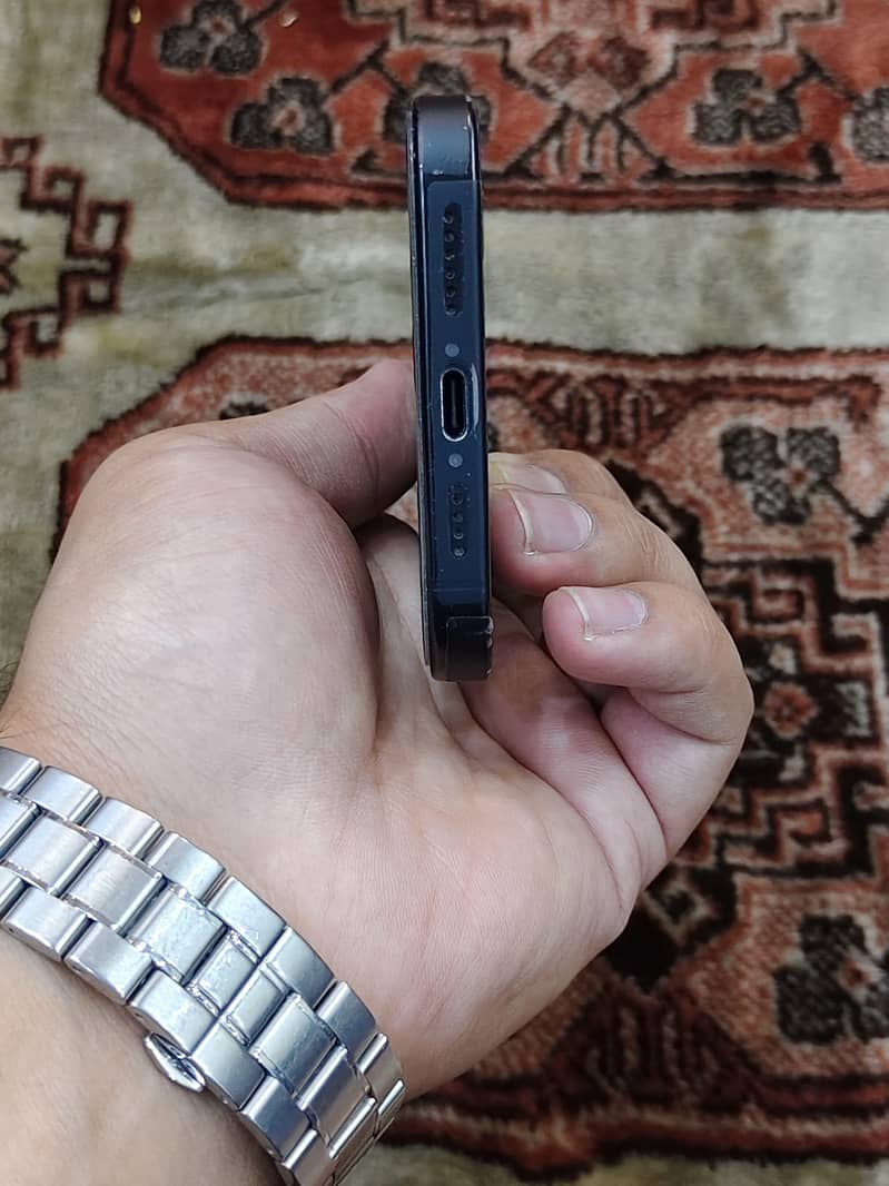 Apple iPhone 16 Pro Max 7