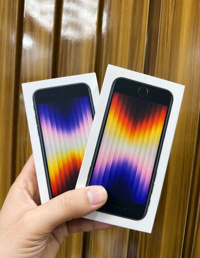 iPhone SE 2022 box pack