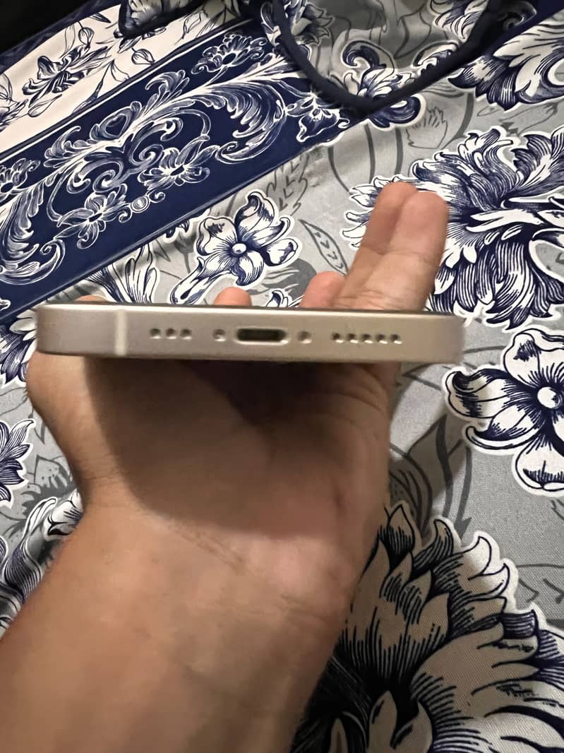 Apple iPhone 14 7