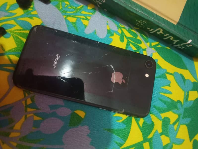 Apple iPhone 8 6