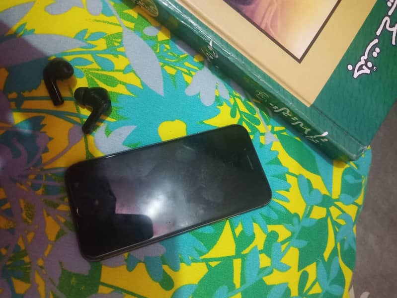 Apple iPhone 8 7